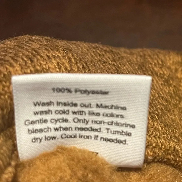 kids sweater gently used bundle and save 3/$22.00 eligible $10.00 items🎉 - Picture 8 of 8